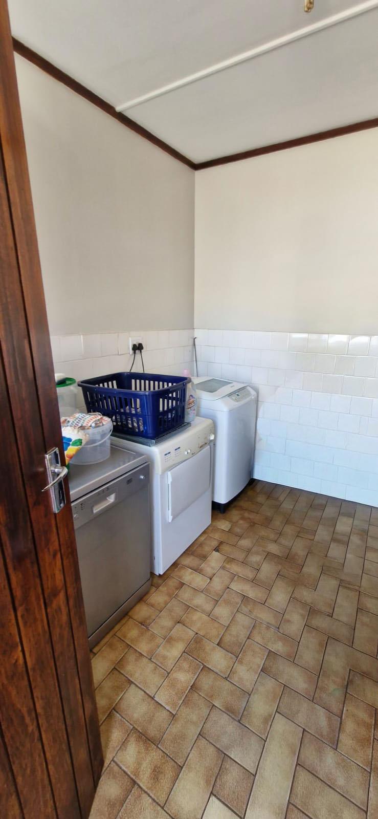 To Let 5 Bedroom Property for Rent in Generaal De Wet Free State